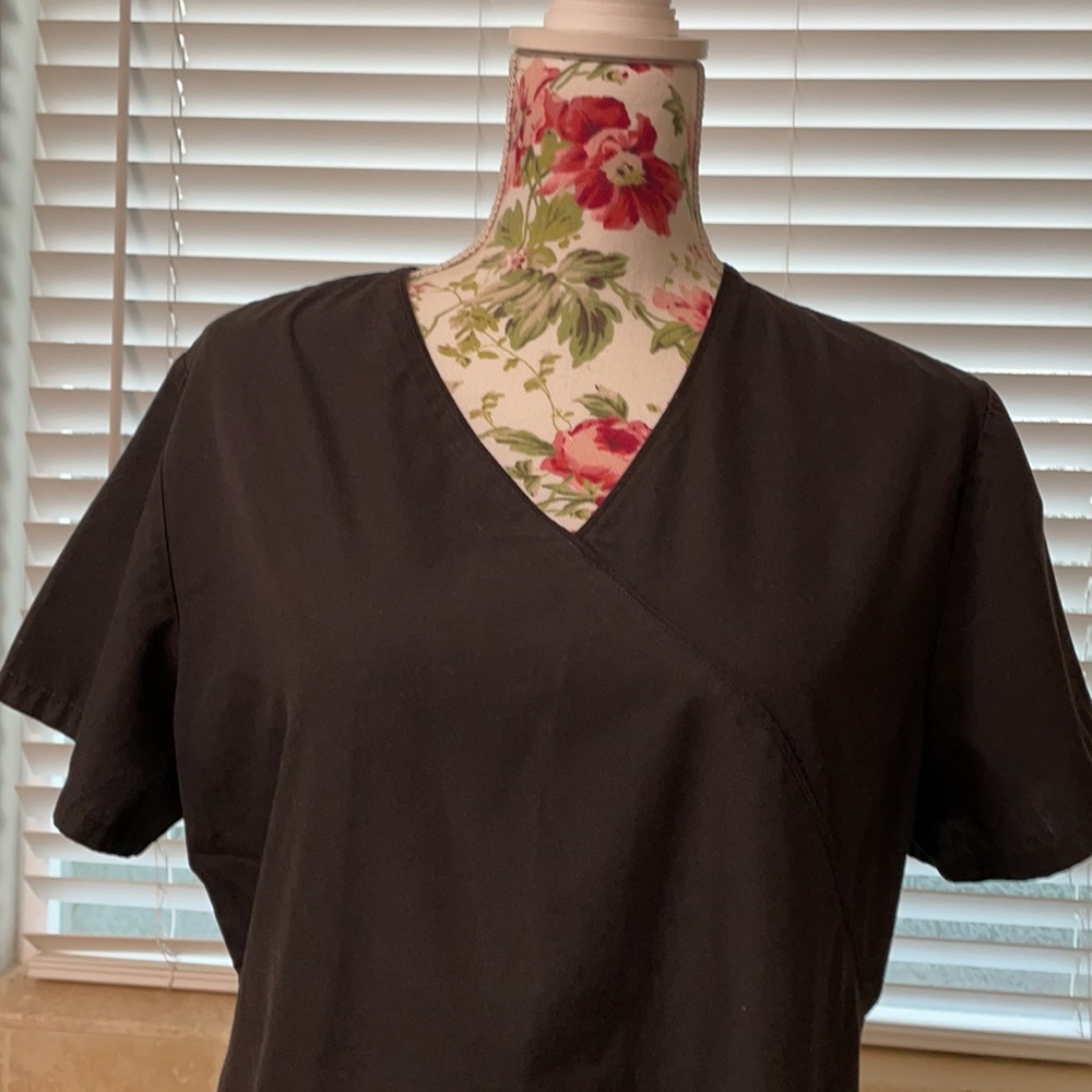 Scrub tops - medium - Picture 3 of 9